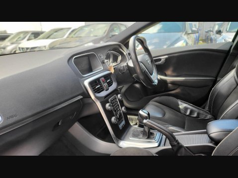 Volvo V40 T2 R-DESIGN NAV PLUS 11