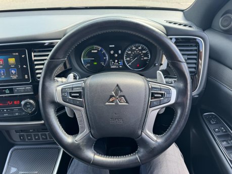 Mitsubishi Outlander 2.4h TwinMotor 13.8kWh 4h CVT 4WD Euro 6 (s/s) 5dr 22