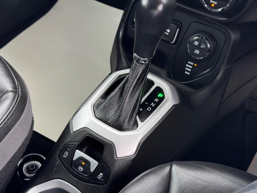 2016 Jeep Renegade — image 25