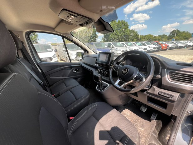 Renault Trafic AUTO SWB L1 Sl28 Sport Edc Dci Air Con Alloys Sensors Cruise EURO 6 25