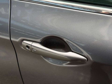 Nissan Qashqai 1.5 dCi Tekna 2WD Euro 5 (s/s) 5dr 24