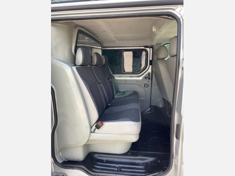 Vauxhall Vivaro 2.0 2900 CDTi Sportive Crew Van FWD L3 5dr 9