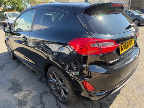 Ford Fiesta ST-LINE 13