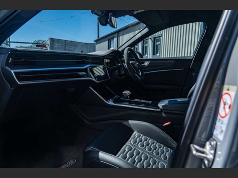 Audi RS6 4.0 RS 6 Carbon Black TFSI MHEV Quattro Auto 4WD 5dr 9