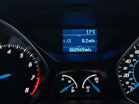 Ford Focus 1.6 Focus Zetec 105 5dr 47