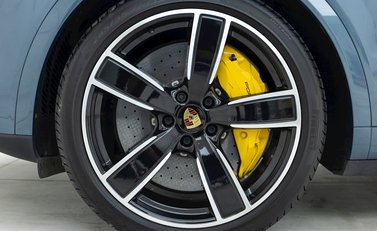 Porsche Cayenne TURBO S E-HYBRID 22