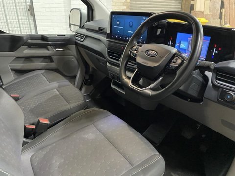 Ford Transit Custom 320 LIMITED L1H1 P/V 13