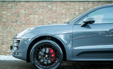 Porsche Macan GTS 5