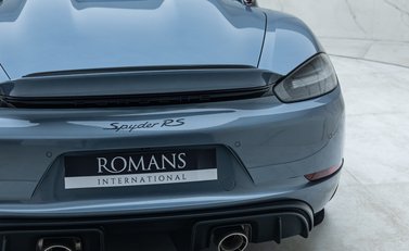 Porsche 718 SPYDER RS PDK 33