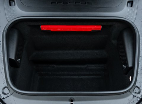 Porsche Cayman GT4 (718) 30