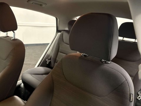 Hyundai IONIQ 1.6 IONIQ Premium FHEV Semi-Auto 5dr 52