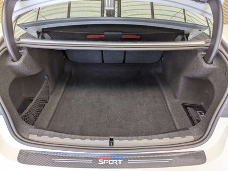 BMW 3 Series 2.0 320i M Sport Auto 4dr 27