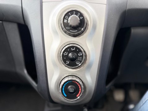 Toyota Yaris 1.0 VVT-i TR 5dr 11