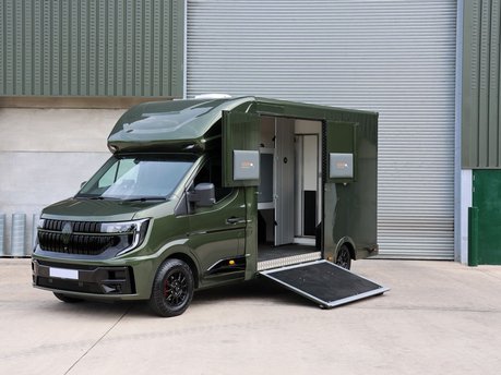 The New Shape Renault master proves perfect for style and comfort 3.5 or 4.5 manual or automatic options available from Seeker  9