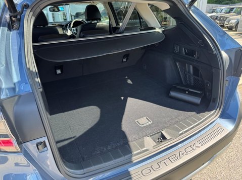 Subaru Outback TOURING 13