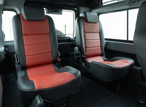 Land Rover Defender 90 Adventure 14