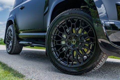 Land Rover Defender D350 X-Dynamic HSE Hardtop 6