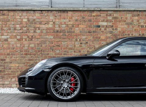 Porsche 911 (991.2) Carrera 4S 24