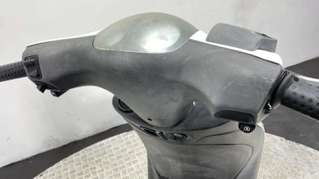 Piaggio Zip 2010 2 STROKE PROJECT SCOOTER SPARES OR REPAIR 50CC 11