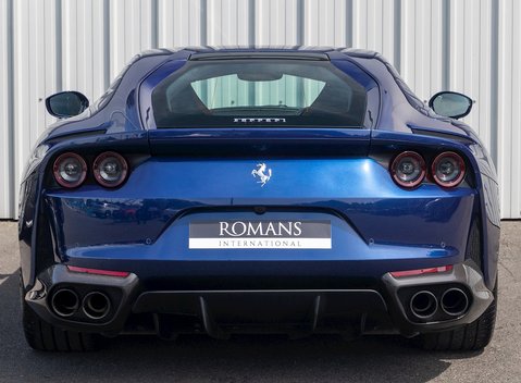 Ferrari 812 Superfast 5