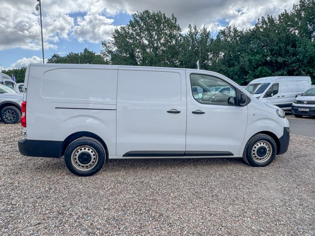 Peugeot Expert XLWB L3H1 Low Roof Professional Premium 2900 Air Con EURO 6 5