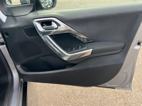 Peugeot 2008 1.2 PureTech Allure EAT Euro 6 (s/s) 5dr 33