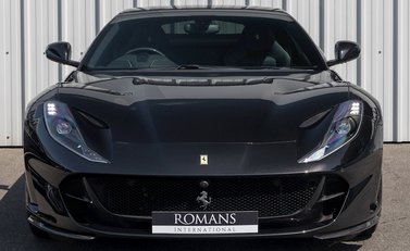 Ferrari 812 Superfast 4