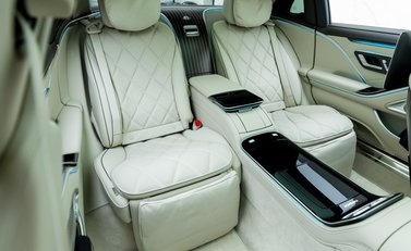 Mercedes-Benz S Class S580 Maybach First Class 15