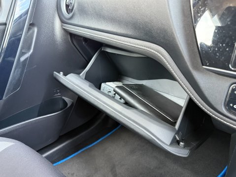 Toyota Auris VVT-I HYBRID BUSINESS EDITION TSS 45