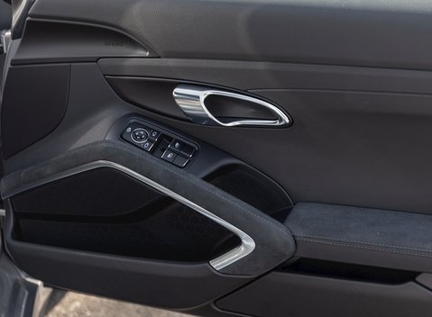 Porsche 911 (991.2) Carrera GTS 20