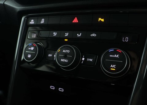 Volkswagen T-Roc 1.5 T-Roc SEL TSi Evo Semi-Auto 5dr 31