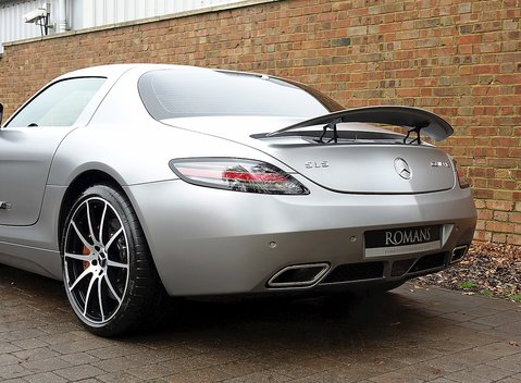 Mercedes-Benz SLS AMG GT 8