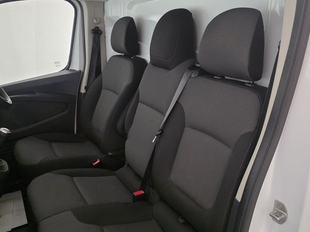 Renault Trafic Renault Trafic LWB Diesel LL30 Blue dCi 130 Advance Van 7