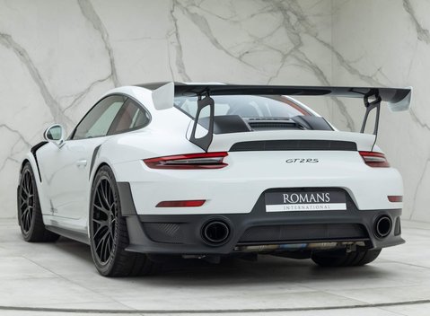 Porsche 911 GT2 RS (991) 4