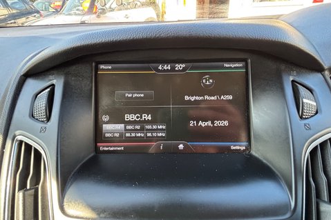 Ford Focus ZETEC 125BHP…1 PREVIOUS OWNER.. 8 MAIN DEALER SERVICES.. SAT NAV..BLUETOOTH 14
