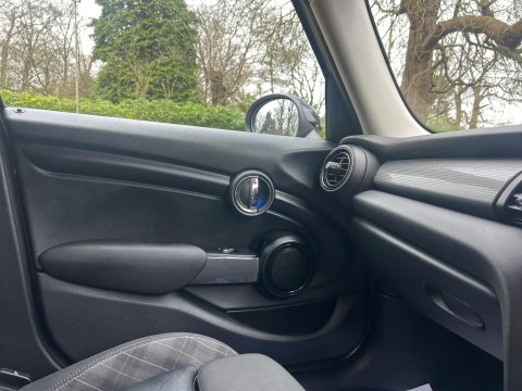 Mini Hatch 1.5 Cooper Classic Steptronic Euro 6 (s/s) 5dr 13