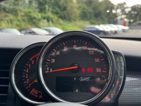 Mini Hatch 1.5 Cooper Auto 5dr 15