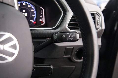 Volkswagen T-Cross R-LINE TSI DSG 19