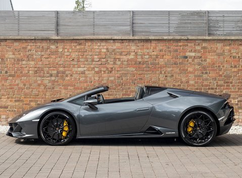 Lamborghini Huracan Spyder LP640-4 EVO 2