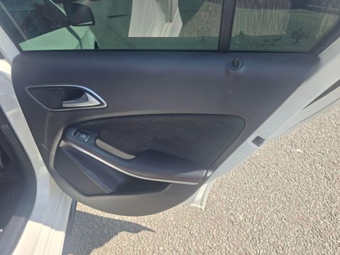Mercedes-Benz A Class 1.5 A180d AMG Line 7G-DCT Euro 6 (s/s) 5dr 14