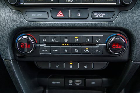 Kia Ceed GT-LINE LUNAR EDITION ISG 29