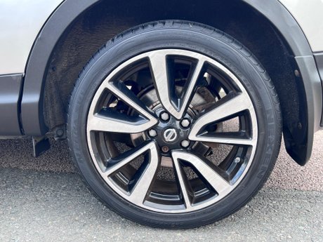 Nissan Qashqai 1.6 dCi Tekna 2WD Euro 6 (s/s) 5dr 73
