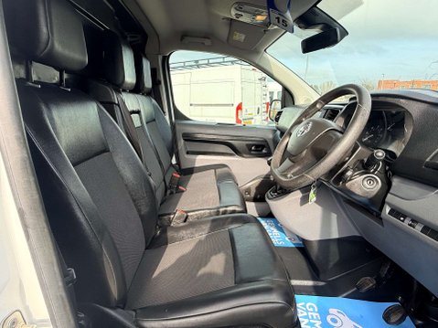 Vauxhall Vivaro 1.5 Vivaro 2900 Sportive S/S 12