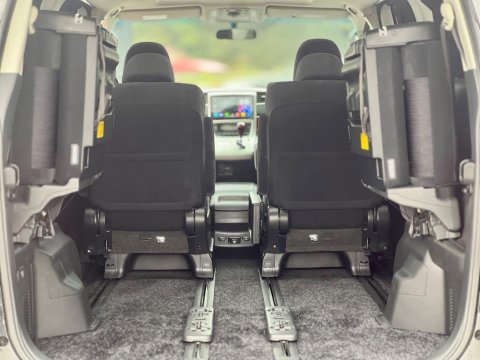 Toyota Vellfire V6 Sunroof 22