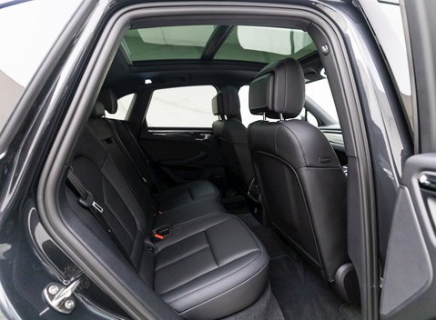 Porsche Macan S 13