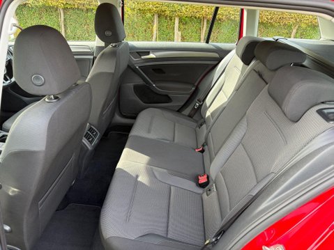 Volkswagen Golf 2.0 TDI SE Nav Euro 6 (s/s) 5dr 18