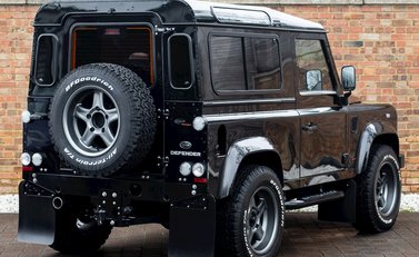 Land Rover Defender 90 XS Bowler 7