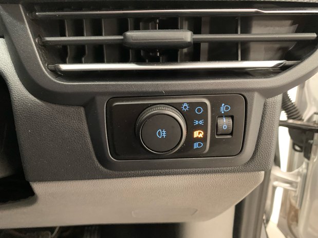 Ford Transit Custom 300 L2 Diesel 2.0 Eco Blue 136ps H1 Van Limited 21