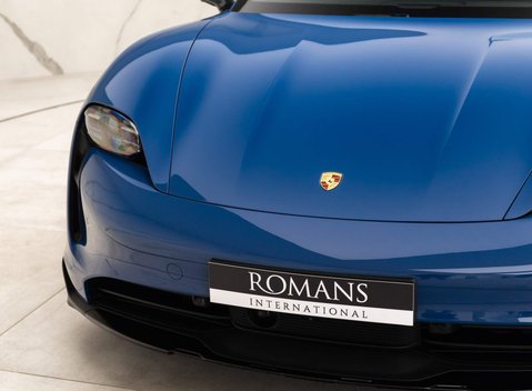 Porsche Taycan 4 CROSS TURISMO 20