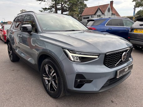 Volvo XC40 2.0 B3 MHEV Plus Dark SUV 5dr Petrol Hybrid DCT Auto Euro 6 (s/s) (163 ps) 19